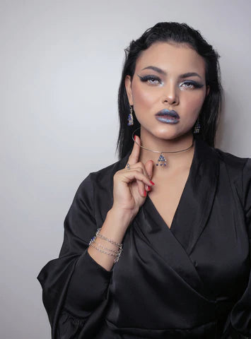 Sliver wired necklace With Lapis Lazuli Triangle